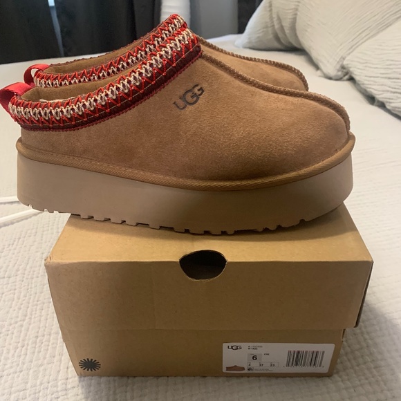 Ugg Tazz platform size 6 - Picture 1 of 2